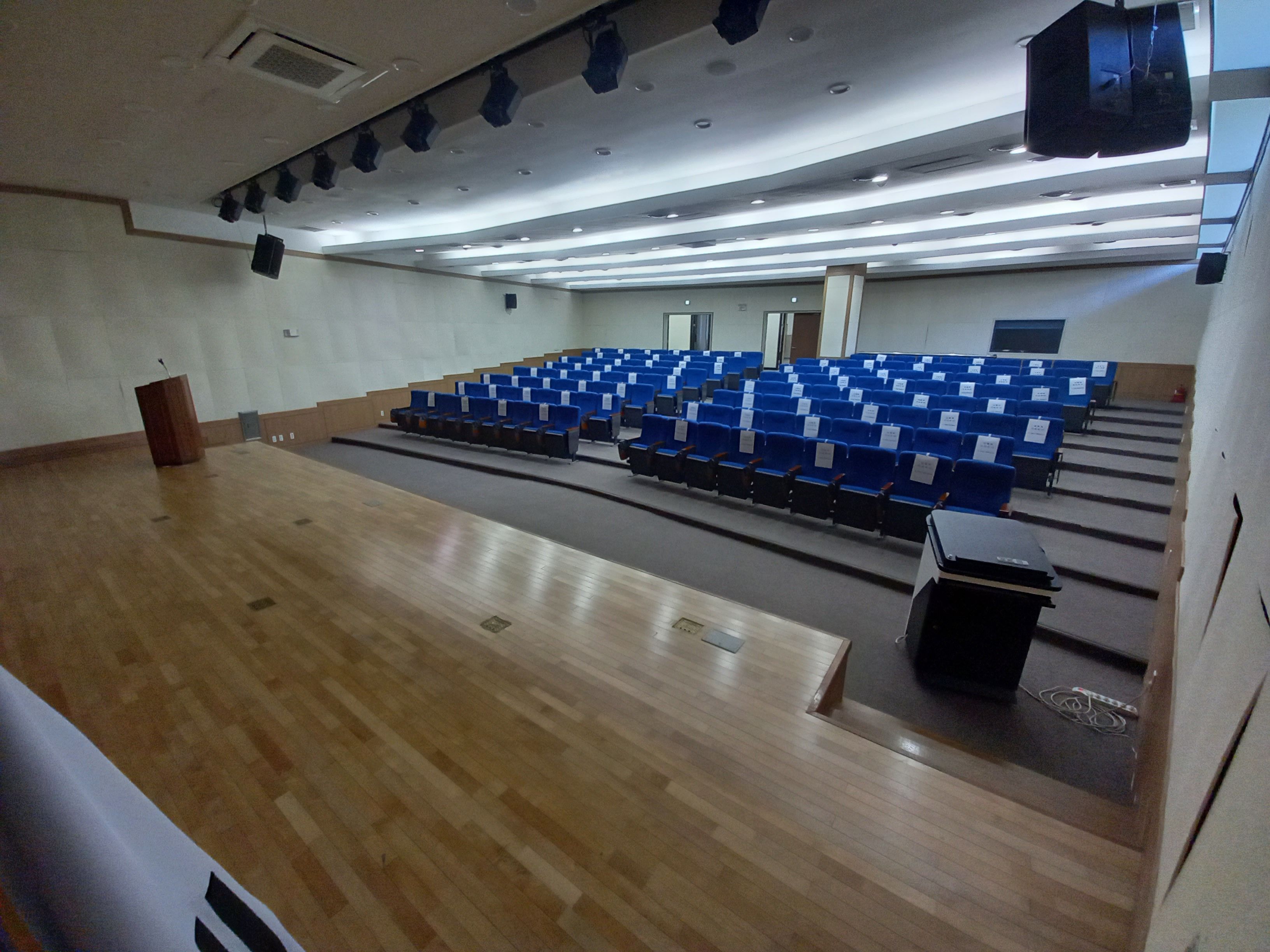 대강당 4
