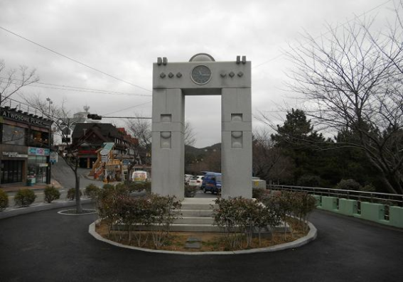 새 천년의 문 1