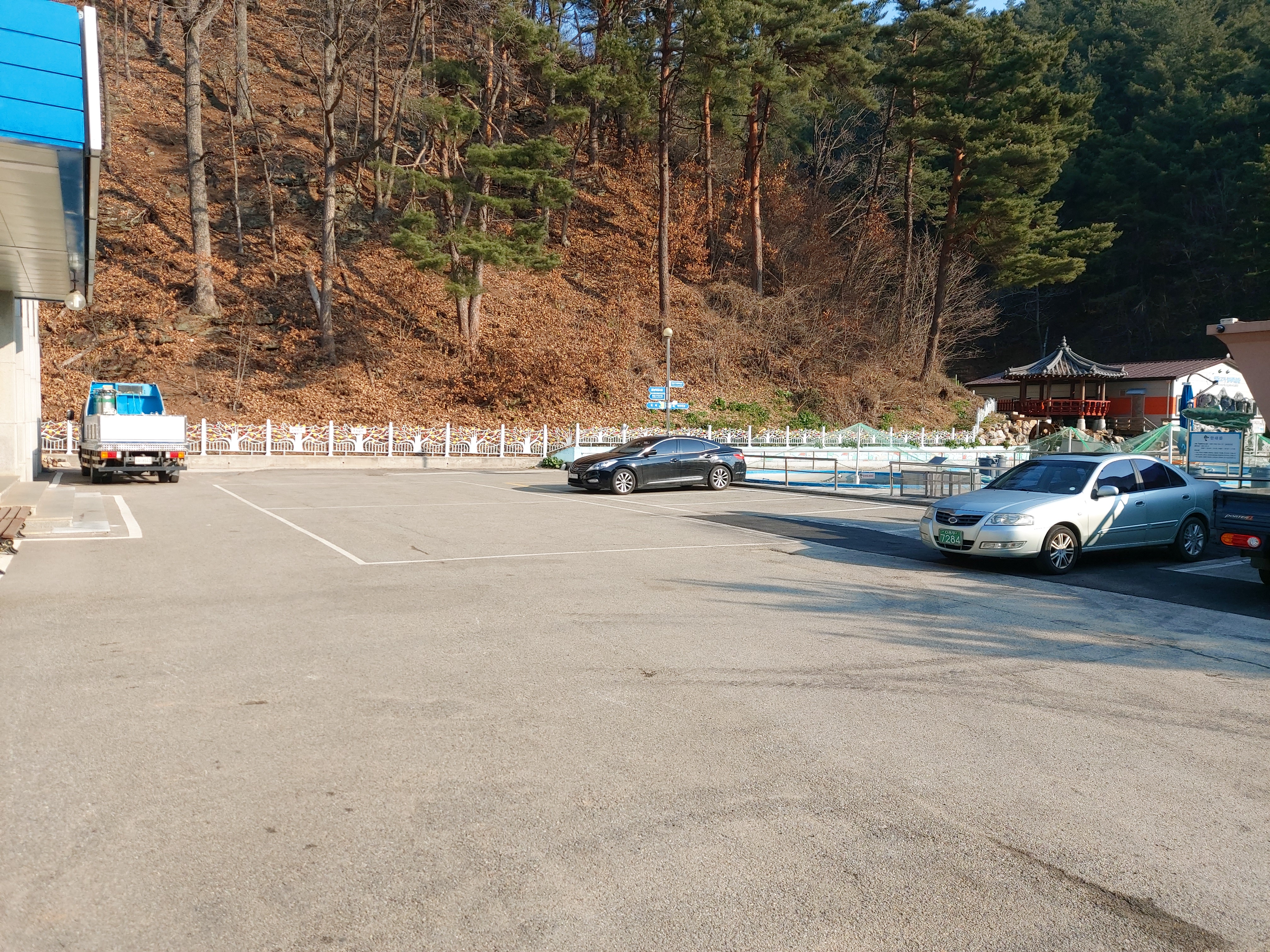 민물고기전시관 주차장