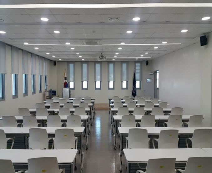 한국지능정보사회진흥원 제주글로벌센터 본관(정보화교육장1) 1