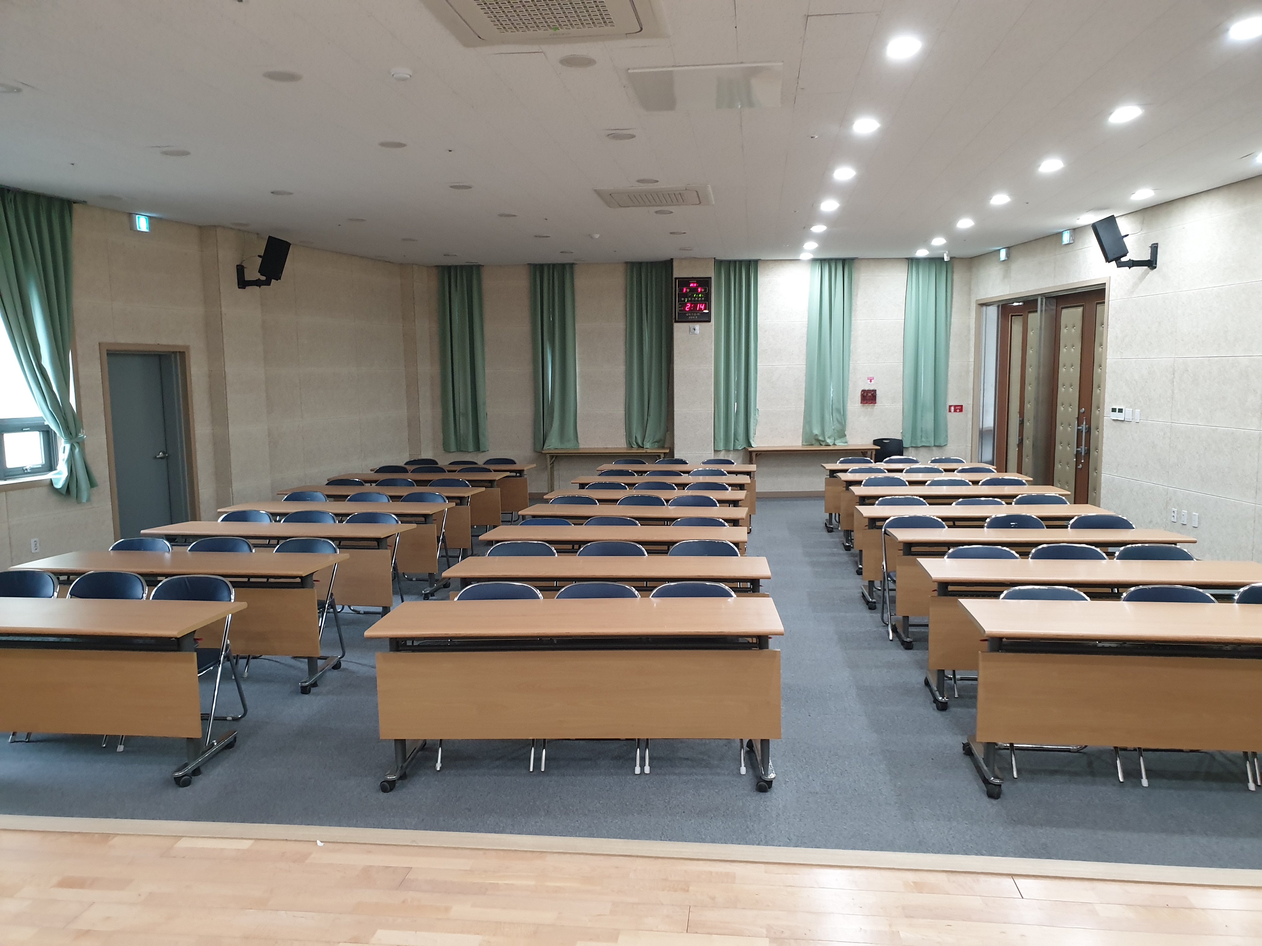 홍농읍복지회관 본관1층 대강당 2