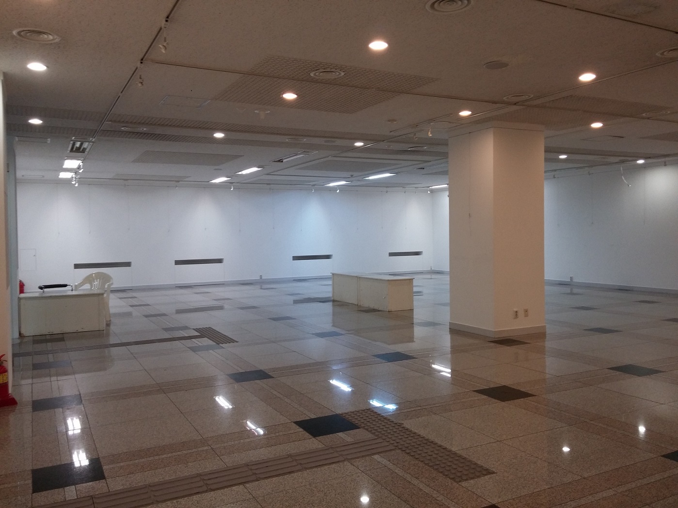 평생학습관 1층 평생누리홀(전시공간)