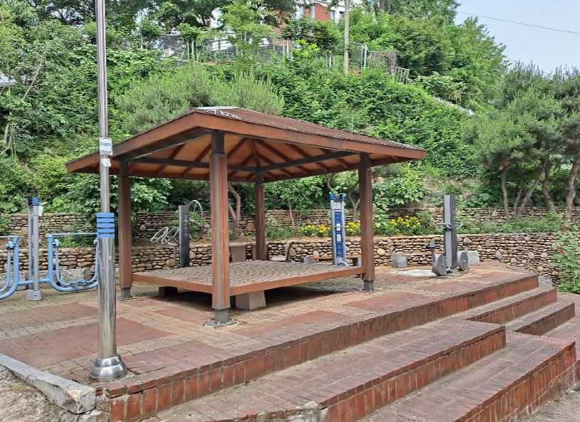 동산현대빌라 옆(동산교회 뒤) 마을마당 1