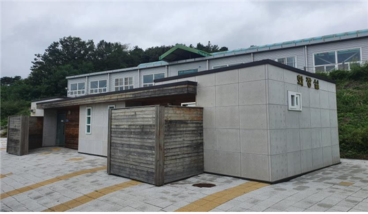 레포츠야구장 공중화장실 1