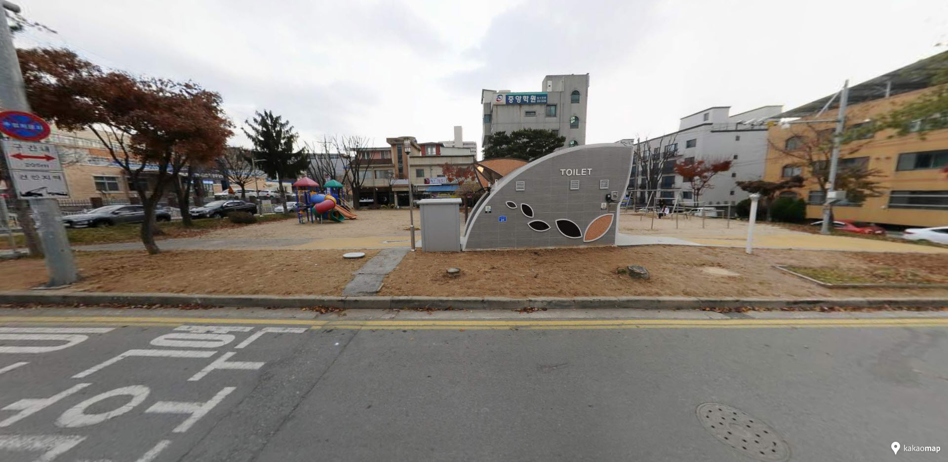 금오초등학교 옆 공원화장실 1