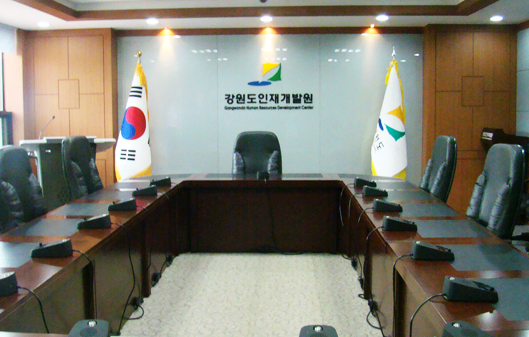 강원특별자치도공무원교육원 회의실 3