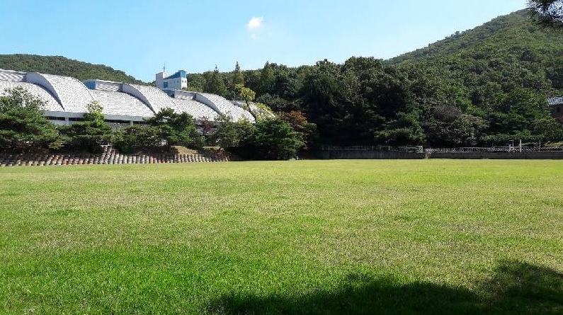 인재개발원 운동장 1