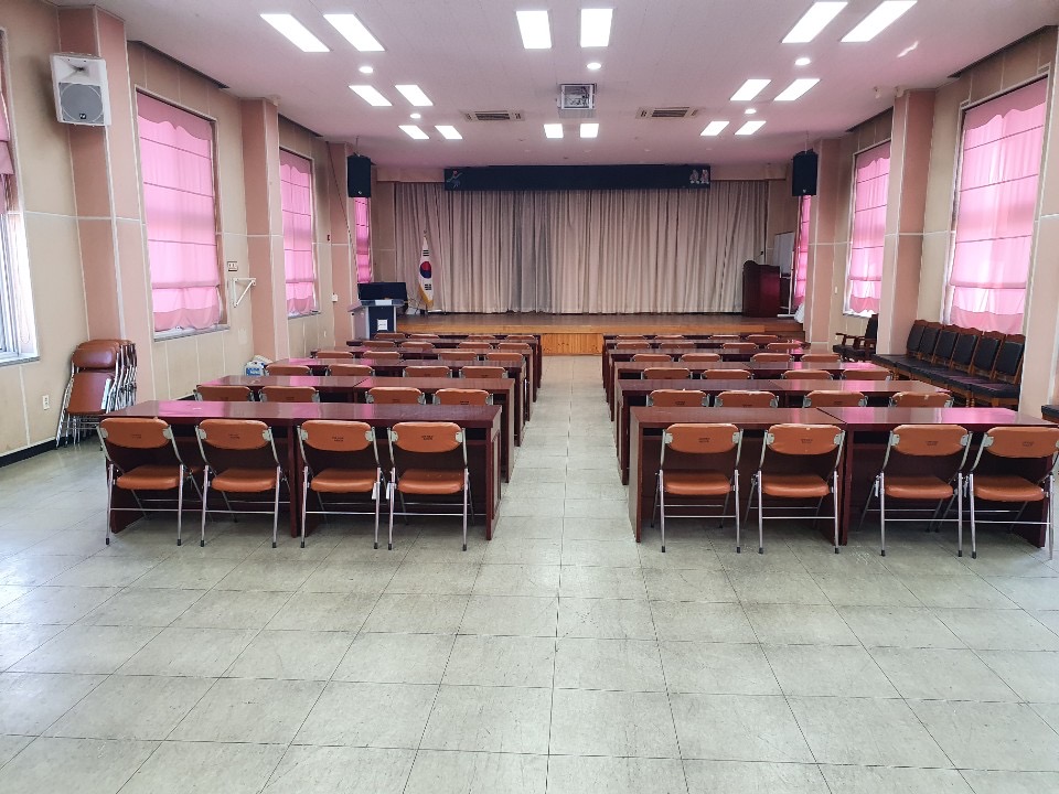 옥천군다목적회관 본관5층 1
