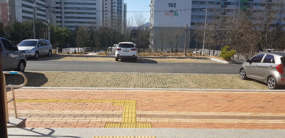 금산군다목적군민회관…
