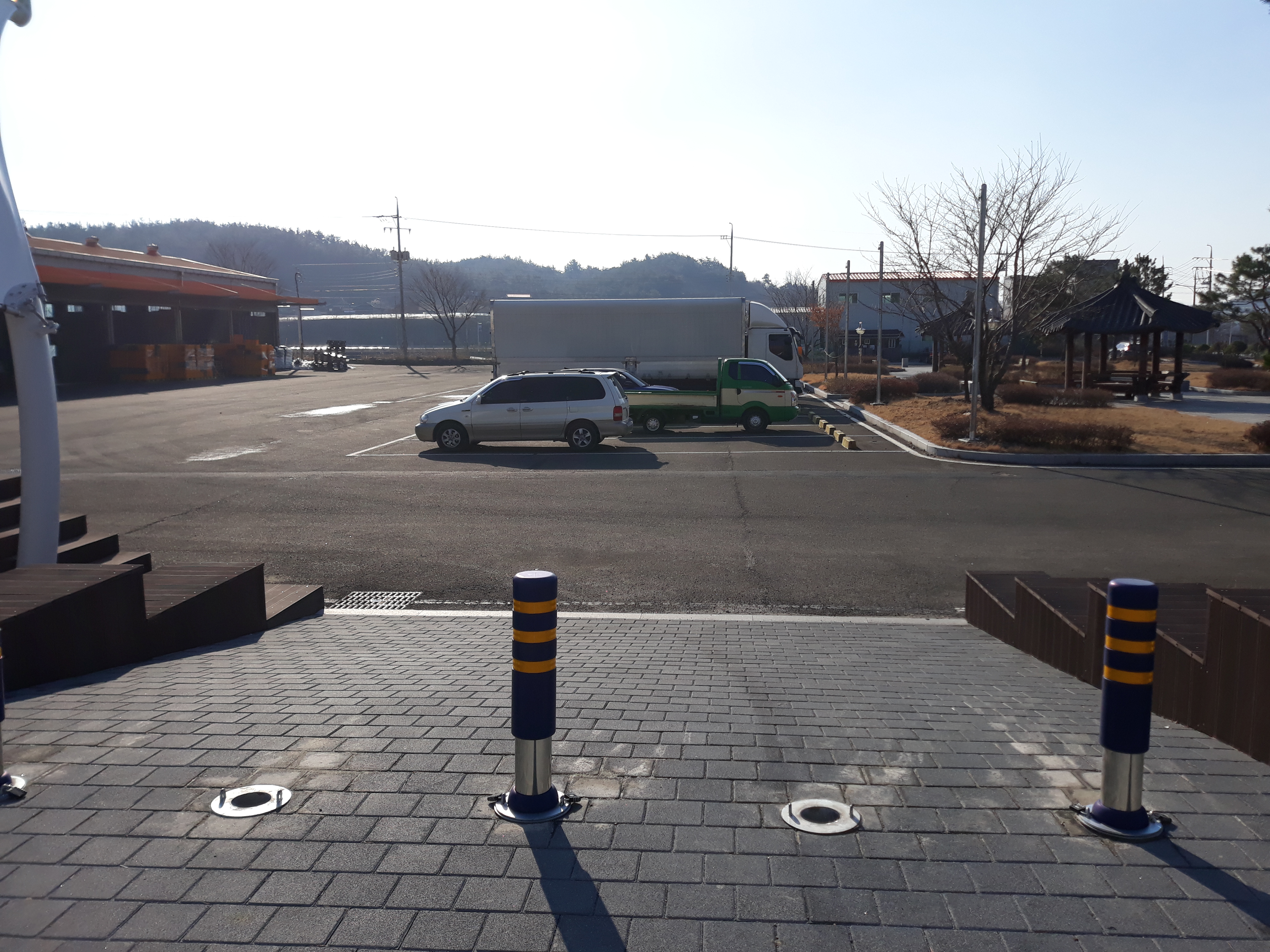 화남면 다목적회관 본관앞,뒤