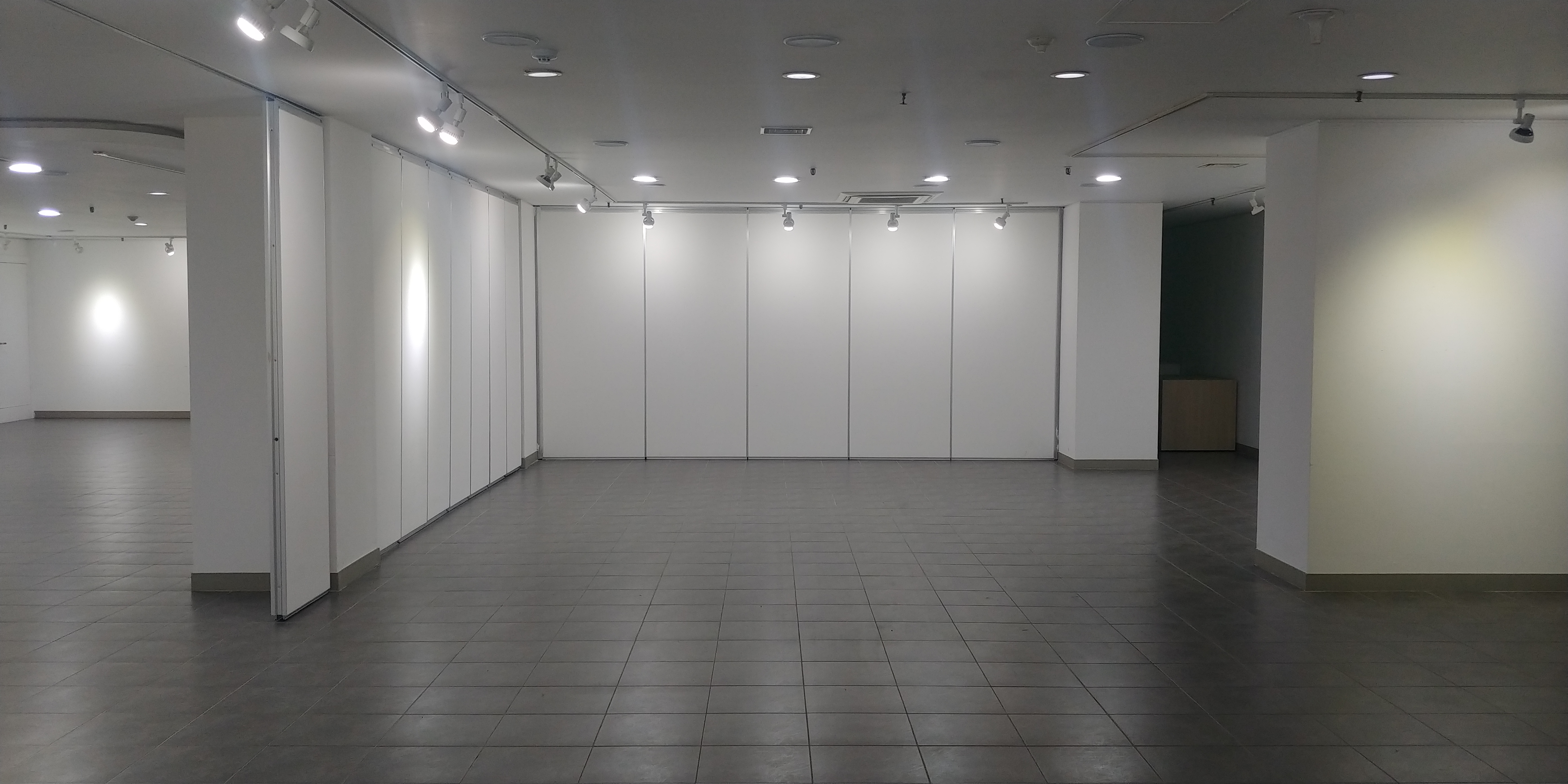 아산시 평생학습관(구관) 지하1층 전시실 2