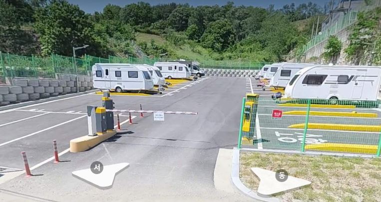 캠핑용자동차 전용공…