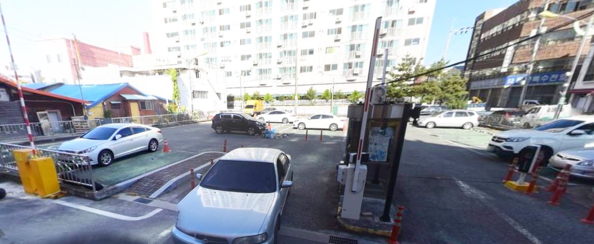 인동시장노외공영주차장 대전광역시 동구 대전천동로 1
