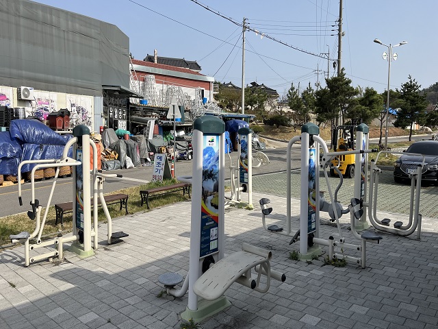 신가5리(신가리공중화장실) 야외운동기구 1