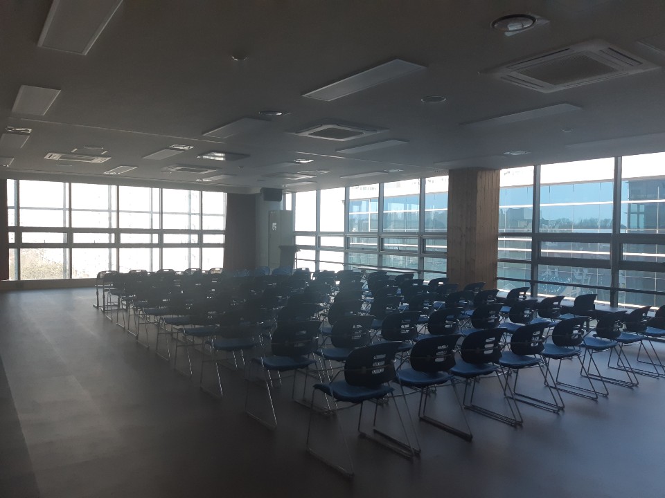 군산시립도서관 지상5층 1