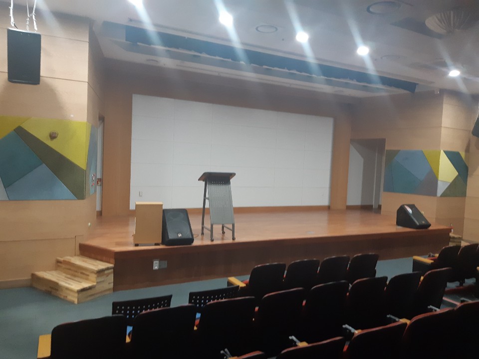 군산시립도서관 지하1층 1