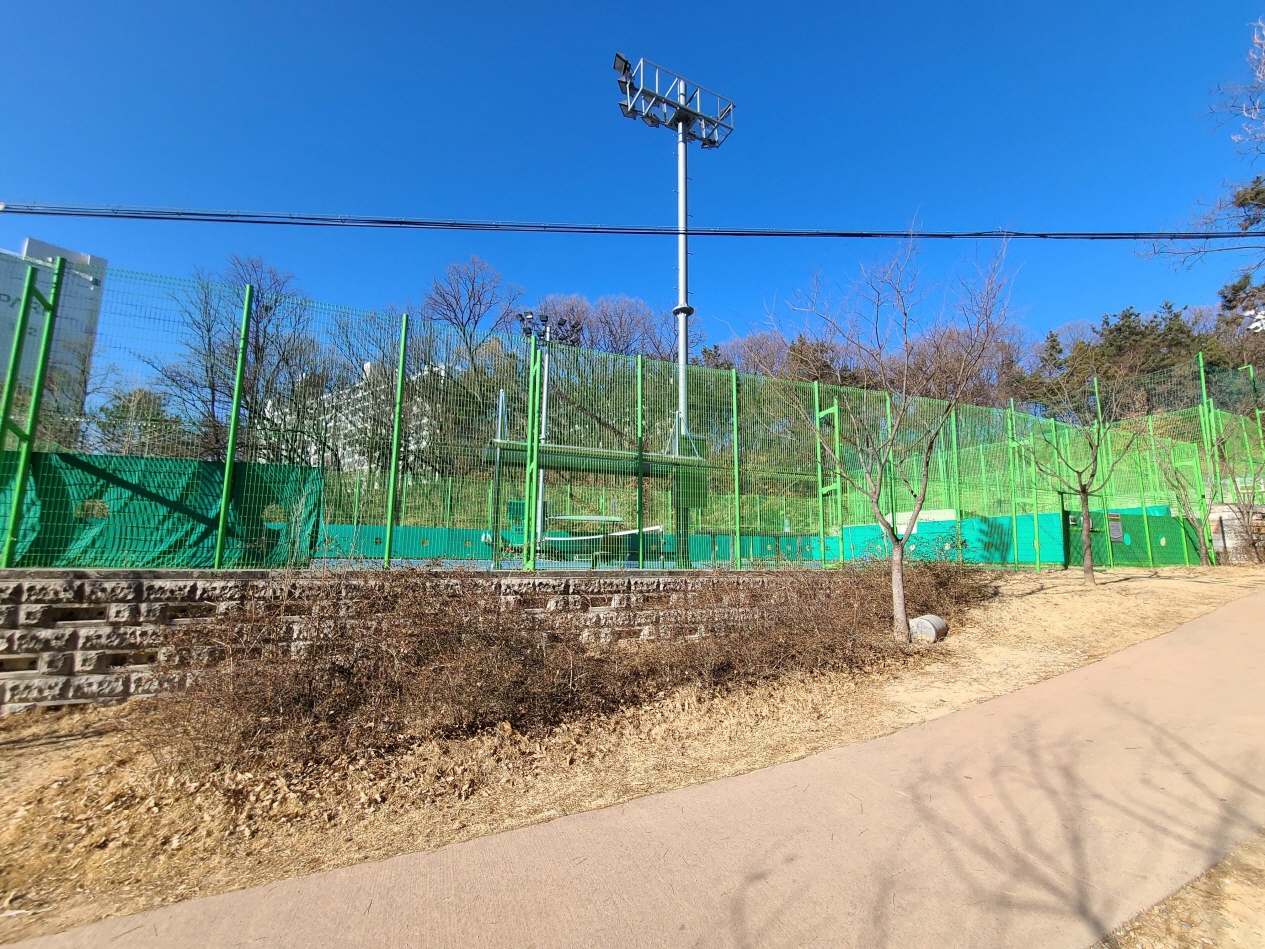 도량동 소롯골공원 내 체육시설(족구장) 1