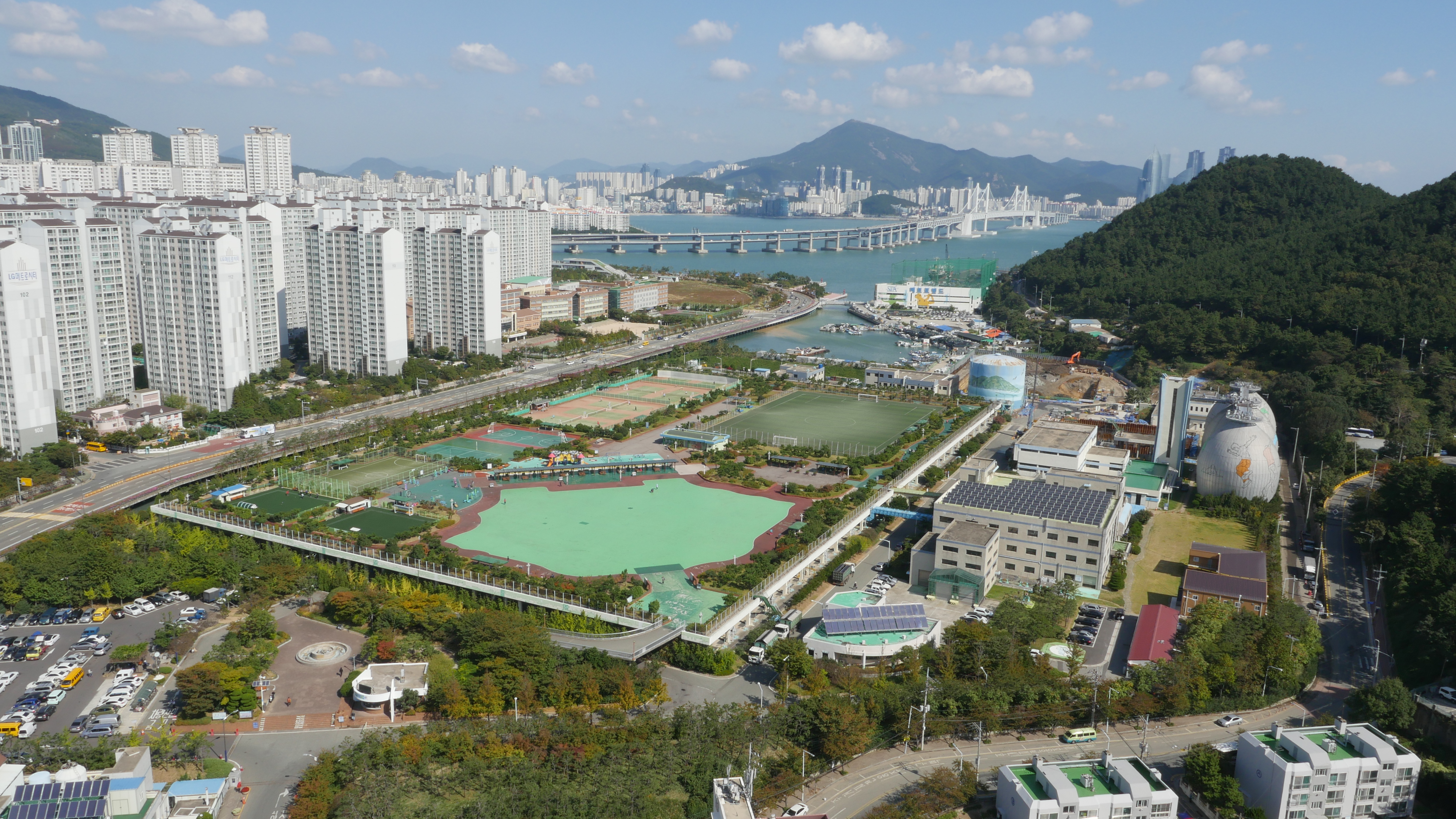 부산환경공단 남부사업소 주차장