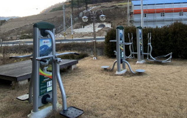 판문리 녹색농촌체험마을 야외운동기구 1