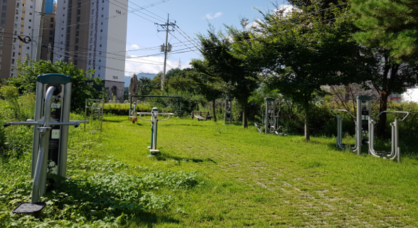 동촌순대국밥 앞 야외운동기구 2
