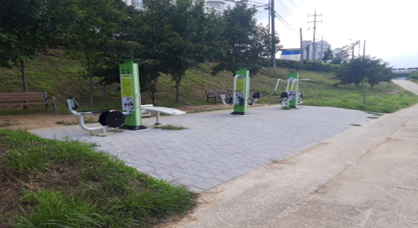 회산주공 앞 남대천 둔치 야외운동기구 2
