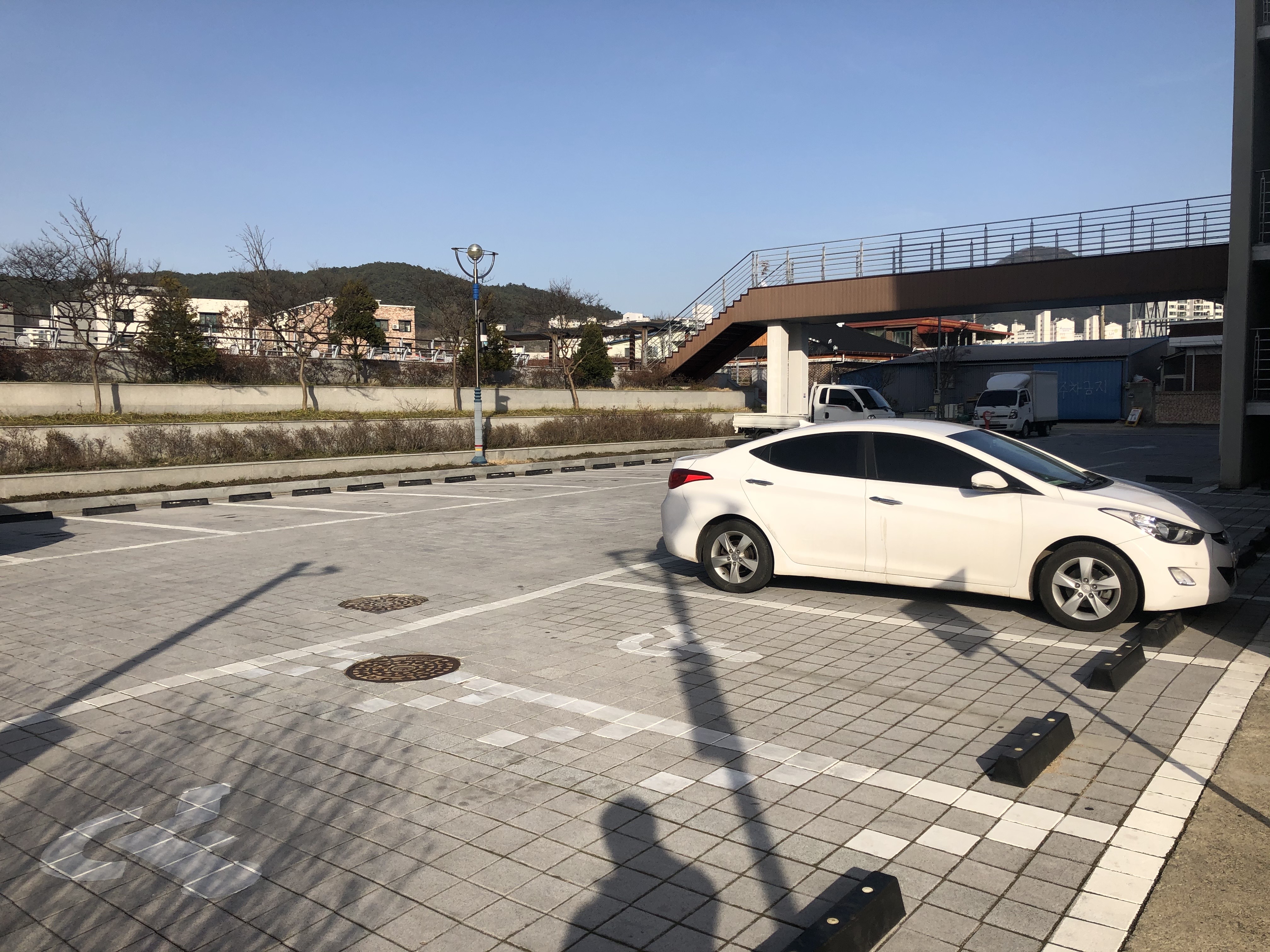 정읍시립중앙도서관 도서관 앞 2