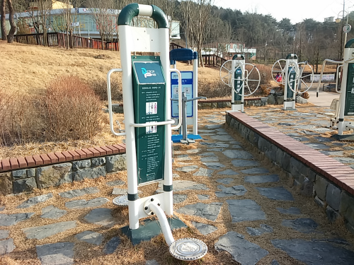 물빛근린공원 야외운동기구 3