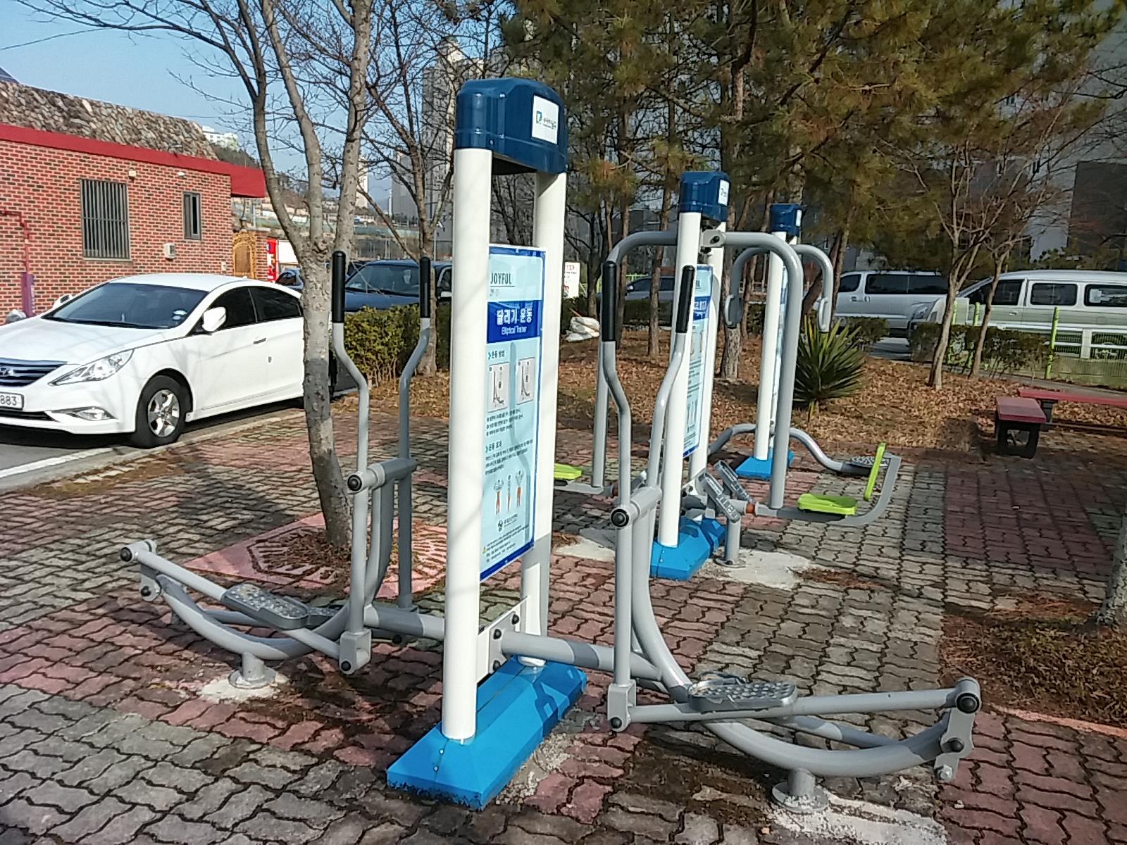 향등어린이공원 야외운동기구(달리기) 2