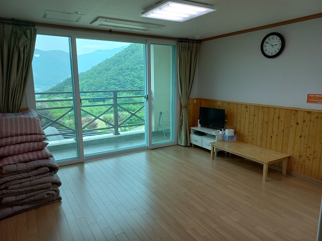 전남 구례군 산수유자연휴양림 산림휴양관 202호 1