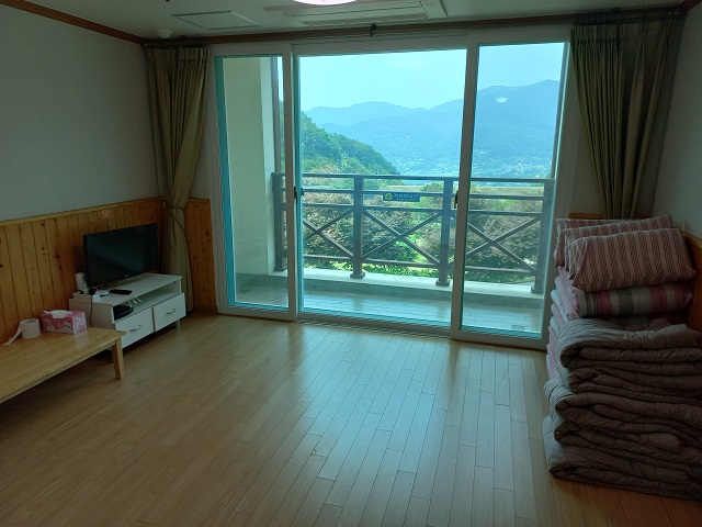 전남 구례군 산수유자연휴양림 산림휴양관 205호 1