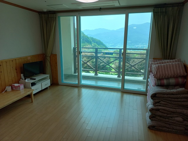 전남 구례군 산수유자연휴양림  산림휴양관 206호 1