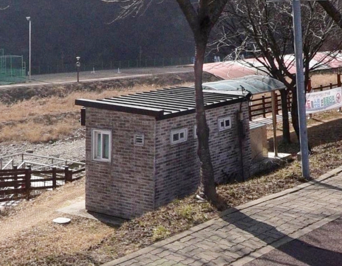 죽천천 소공원 공중화장실 1