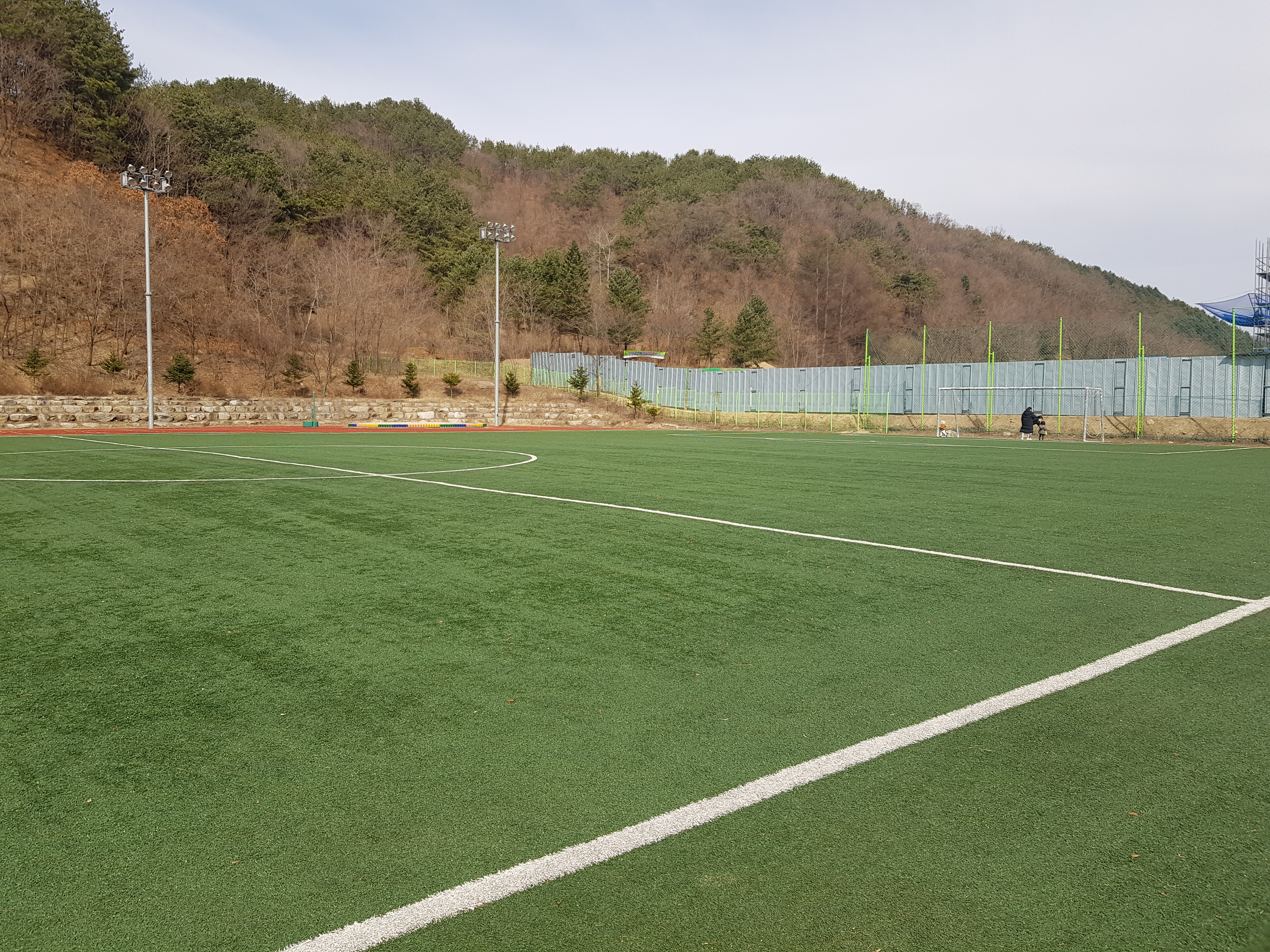 동면사무소 동면복지회관 주변 축구장 2