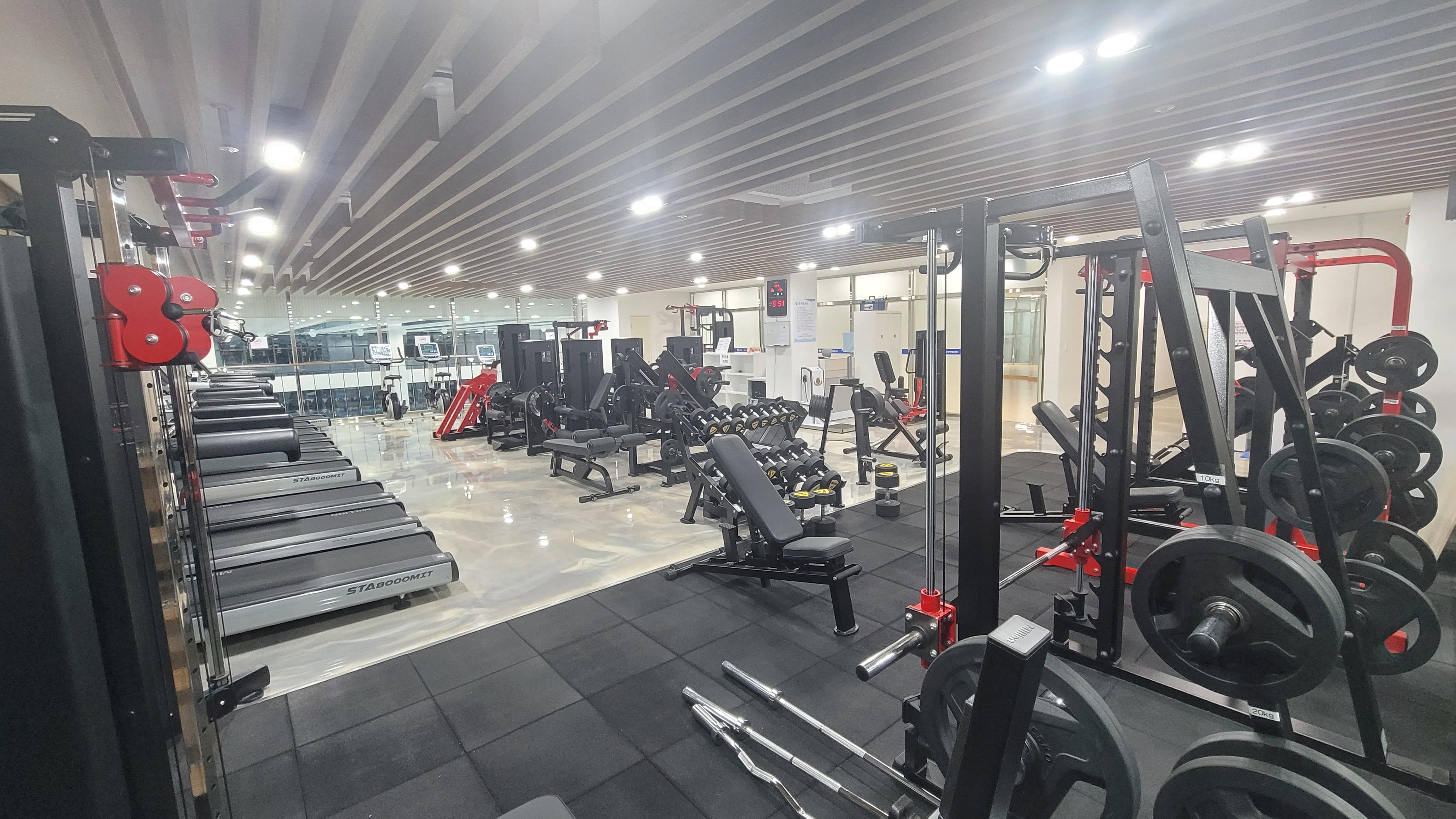 기린국민체육센터 헬스장 2