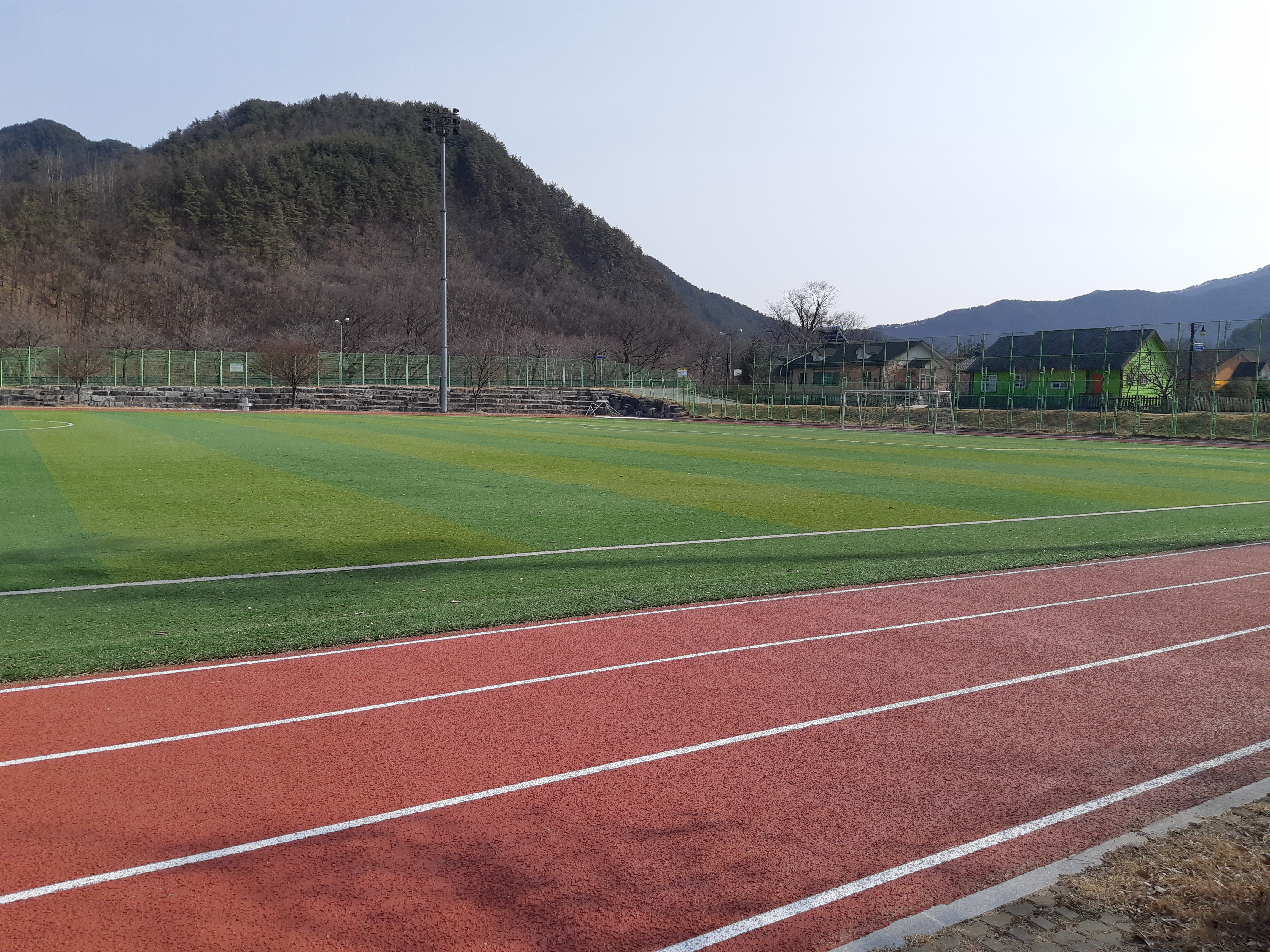 설천행정복지센터 본관 뒤 설천면생활체육공원 2