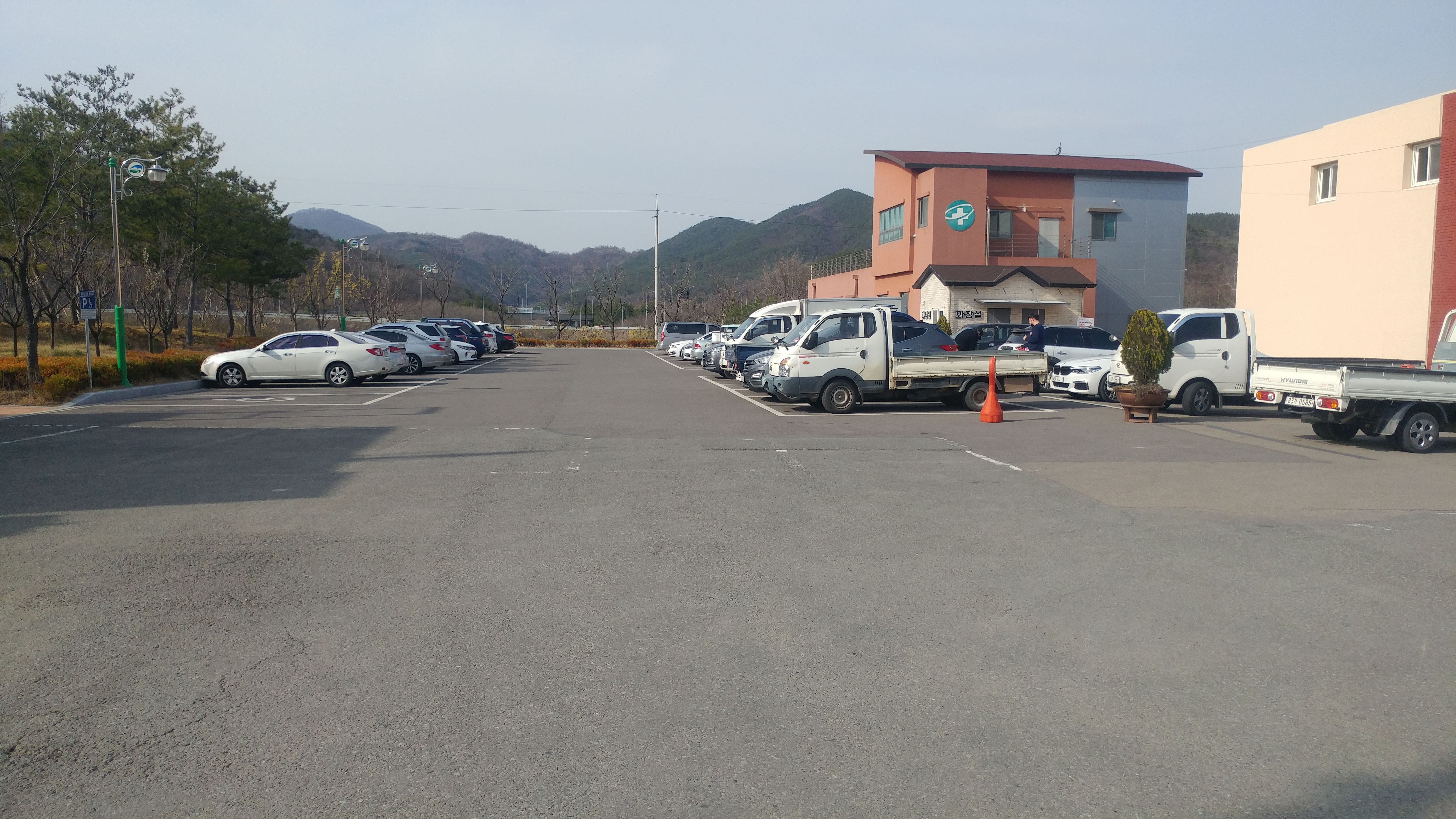 성산면사무소 본관앞…