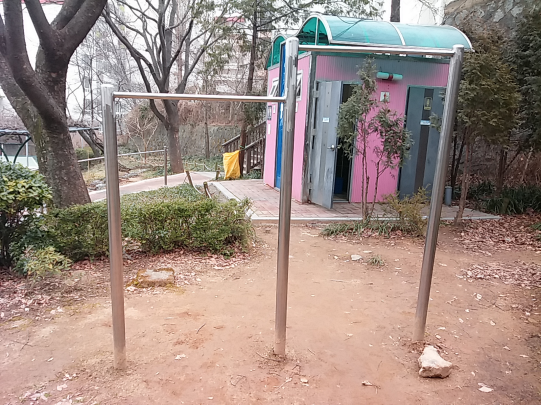 방림3어린이공원 야외운동기구(철봉 등) 1