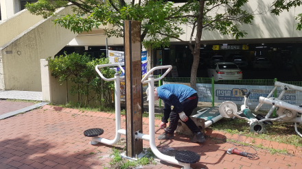 봉선2지구어린이공원 야외운동기구(허리돌리기) 1