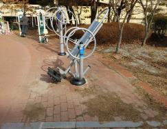봉선2지구어린이공원 야외운동기구(거꾸리) 1