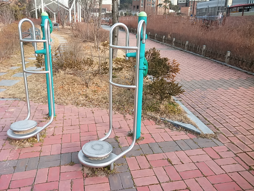 조각배어린이공원 야외운동기구(허리돌리기) 1