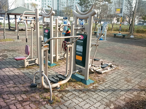 향등어린이공원 야외운동기구(걷기) 1