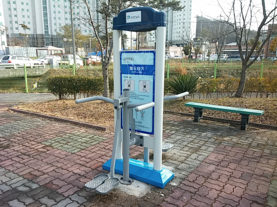 향등어린이공원 야외운동기구(옆으로타기) 1