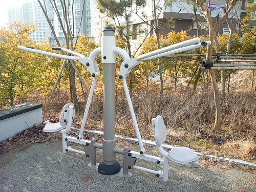 늘품어린이공원 야외운동기구(풀웨이트) 1