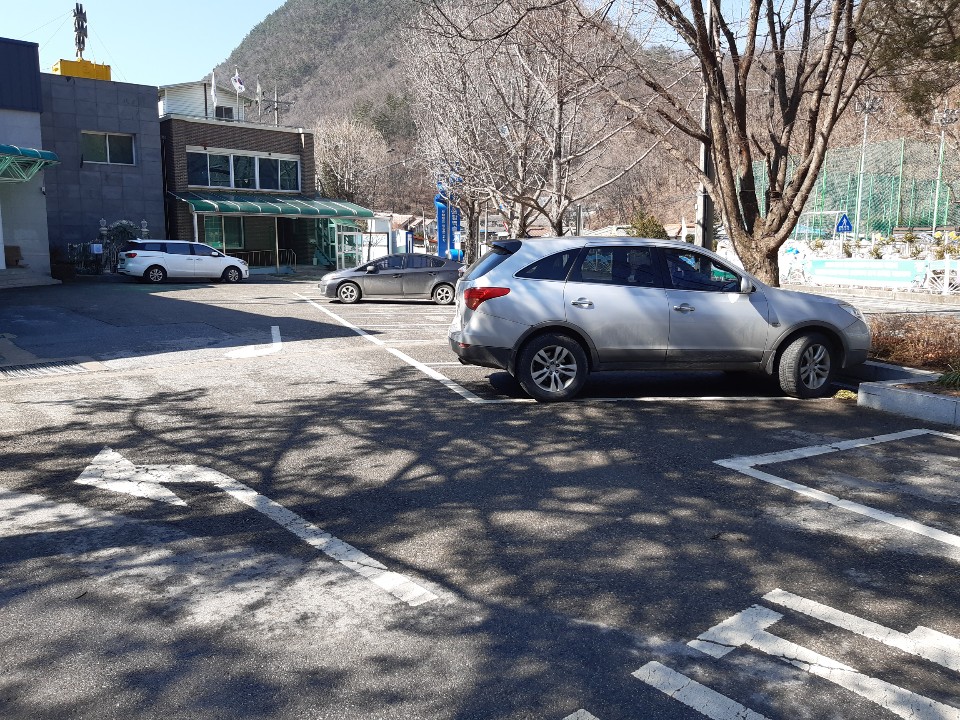 신동읍 함백출장소(조동복지회관) 본관앞 2