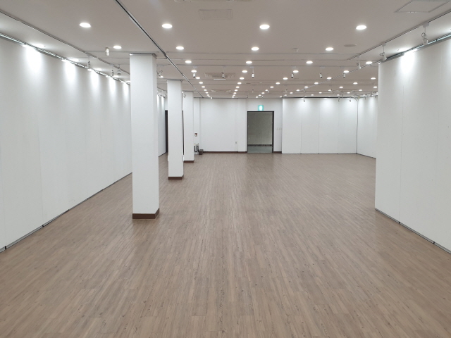 홍주문화회관 본관2층(전시실) 4