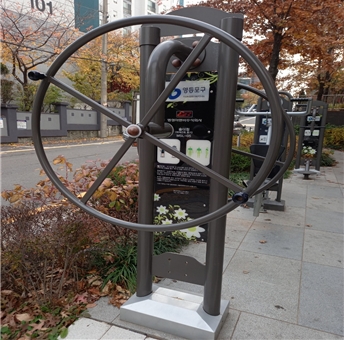 야외운동기구(파밀리에소공원) 1