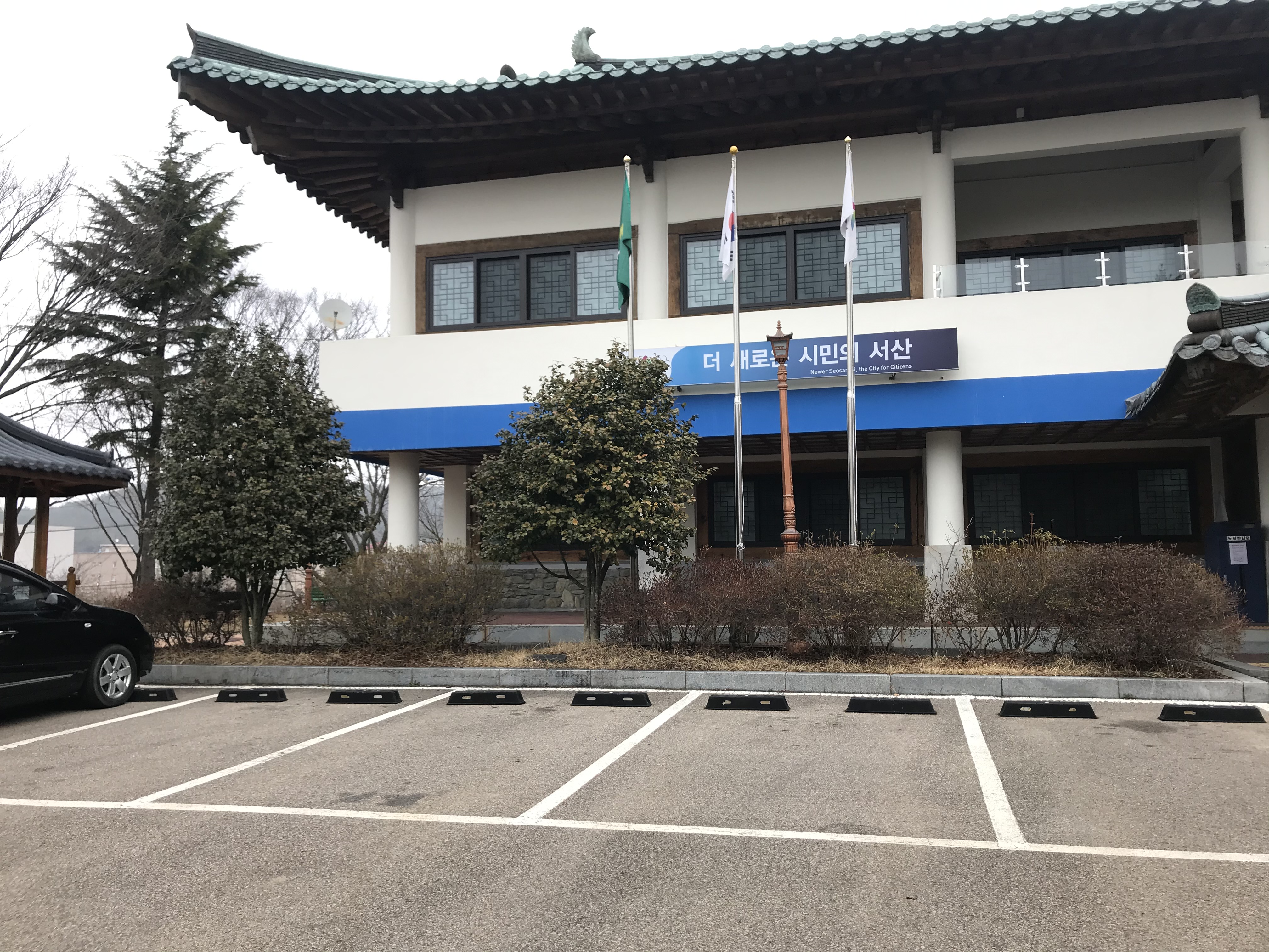 대산도서관 주차장 …