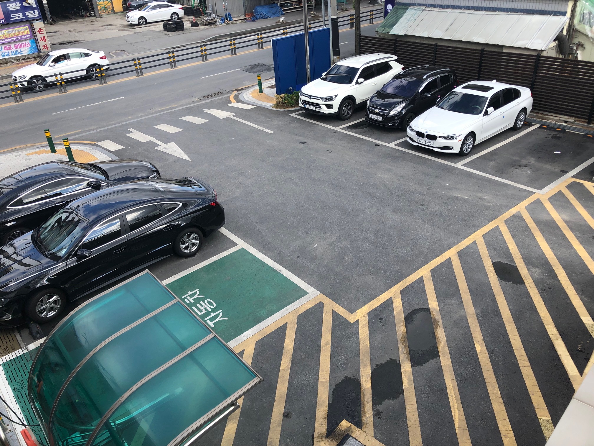봉명동행정복지센터 앞 주차장 1