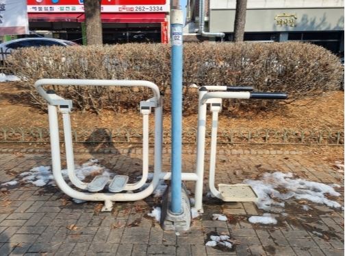 진달래어린이공원 야외운동기구 2