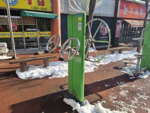 소망어린이공원 야외운동기구 3